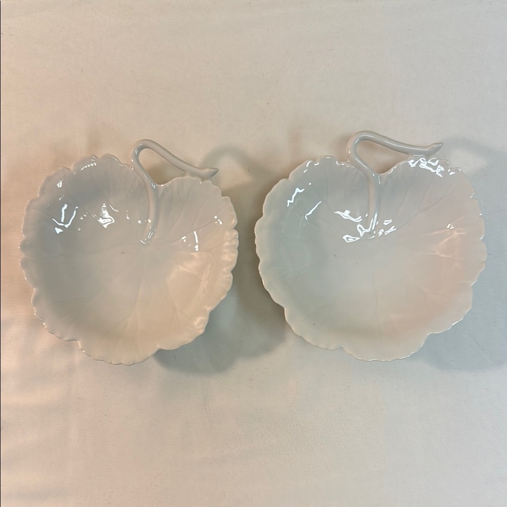 Elegant White Leaf-Shaped Ceramic Dishes